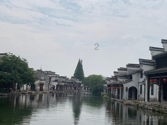 宇宙蜜蜂无敌版